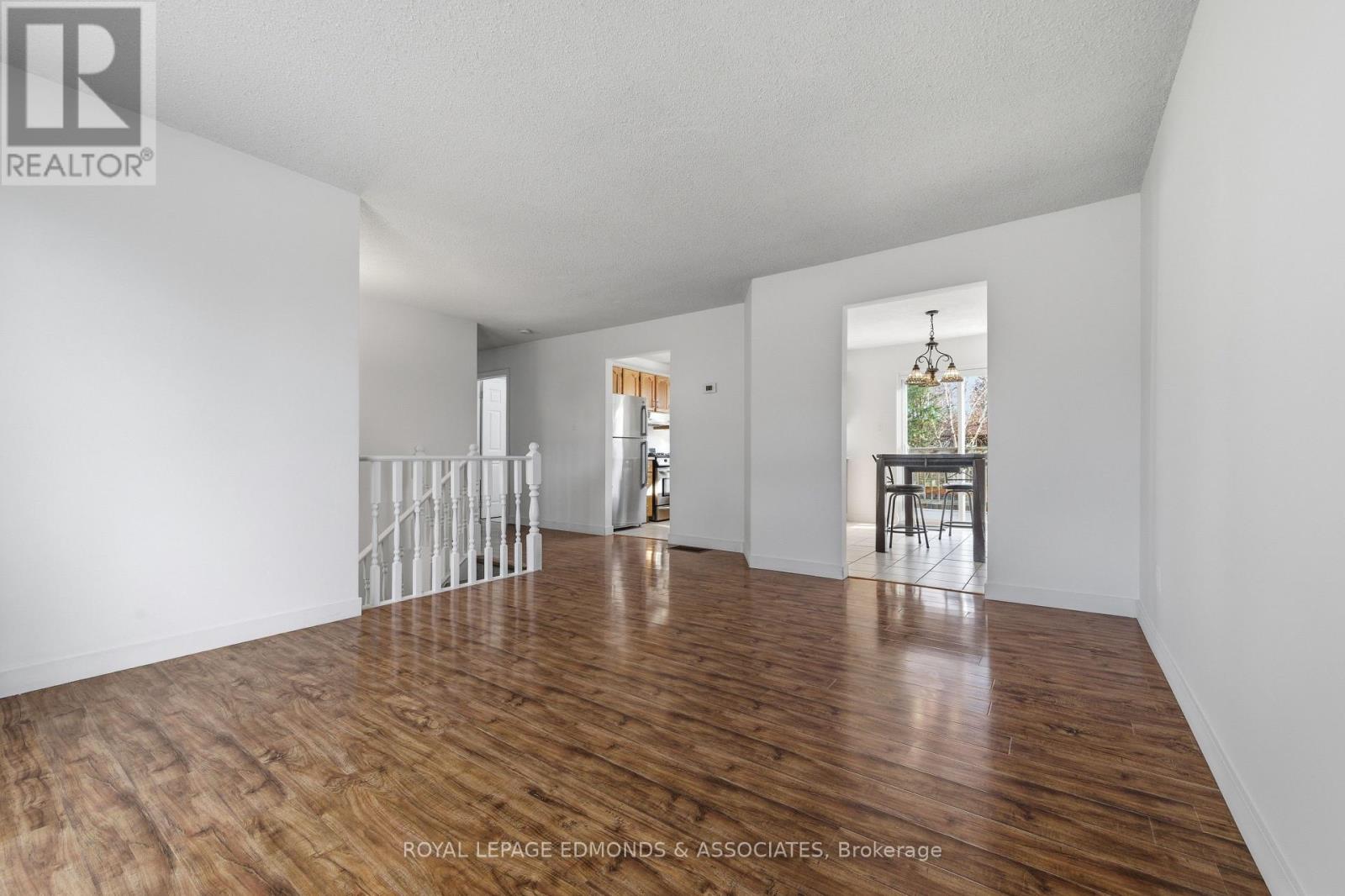 4 Craig Place, Petawawa, Ontario  K8H 3L3 - Photo 11 - X12511392