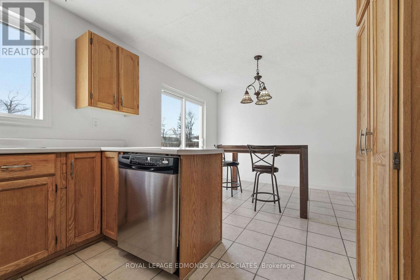 4 Craig Place, Petawawa, Ontario  K8H 3L3 - Photo 14 - X12511392