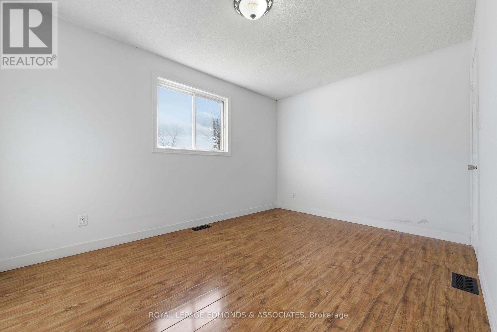 4 Craig Place, Petawawa, Ontario  K8H 3L3 - Photo 22 - X12511392