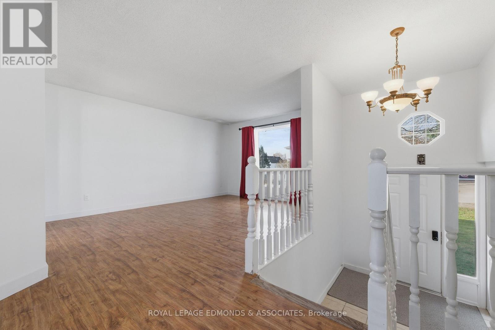 4 Craig Place, Petawawa, Ontario  K8H 3L3 - Photo 7 - X12511392