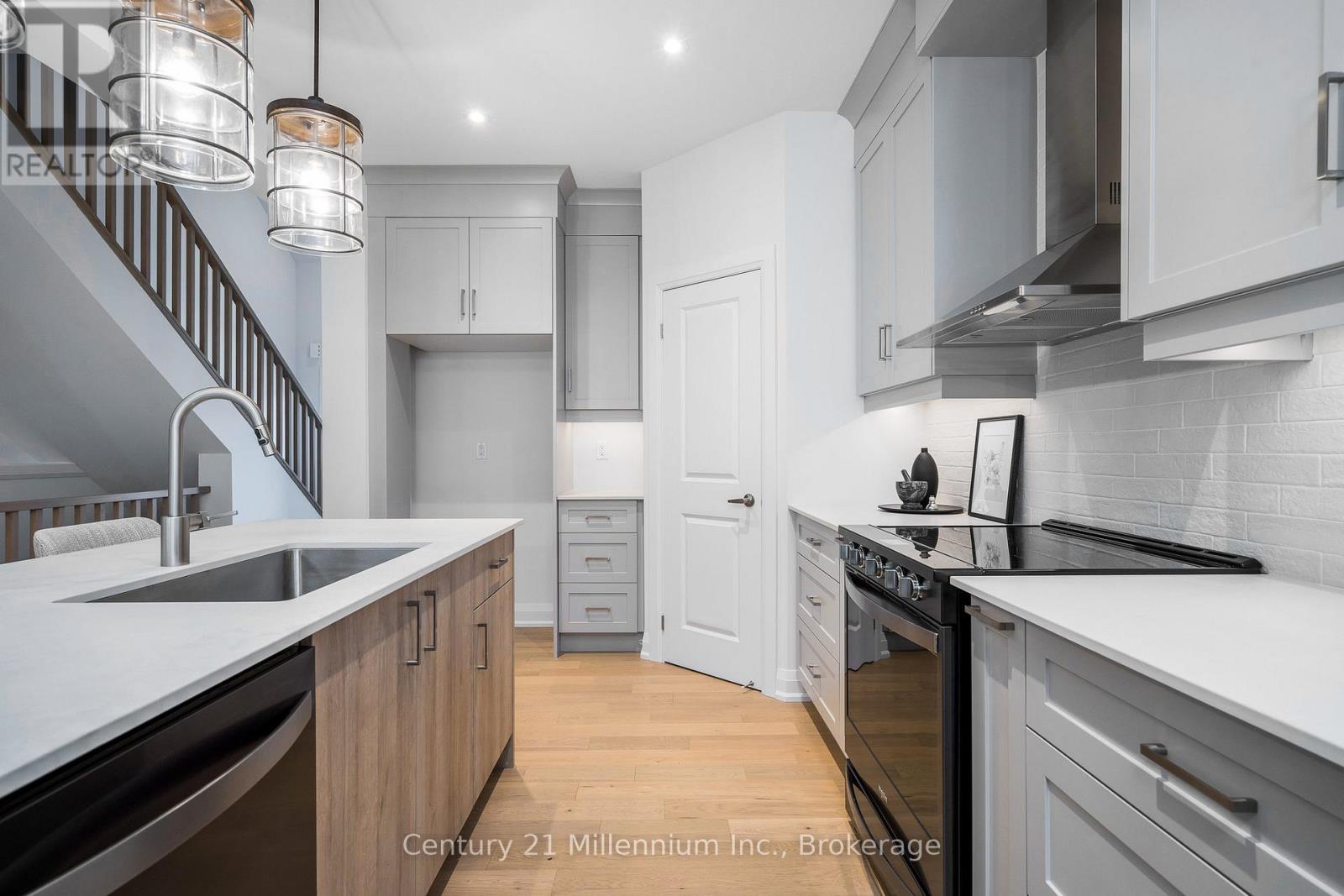 120 Schooners Lane, Blue Mountains, Ontario  N0H 2P0 - Photo 10 - X12504126