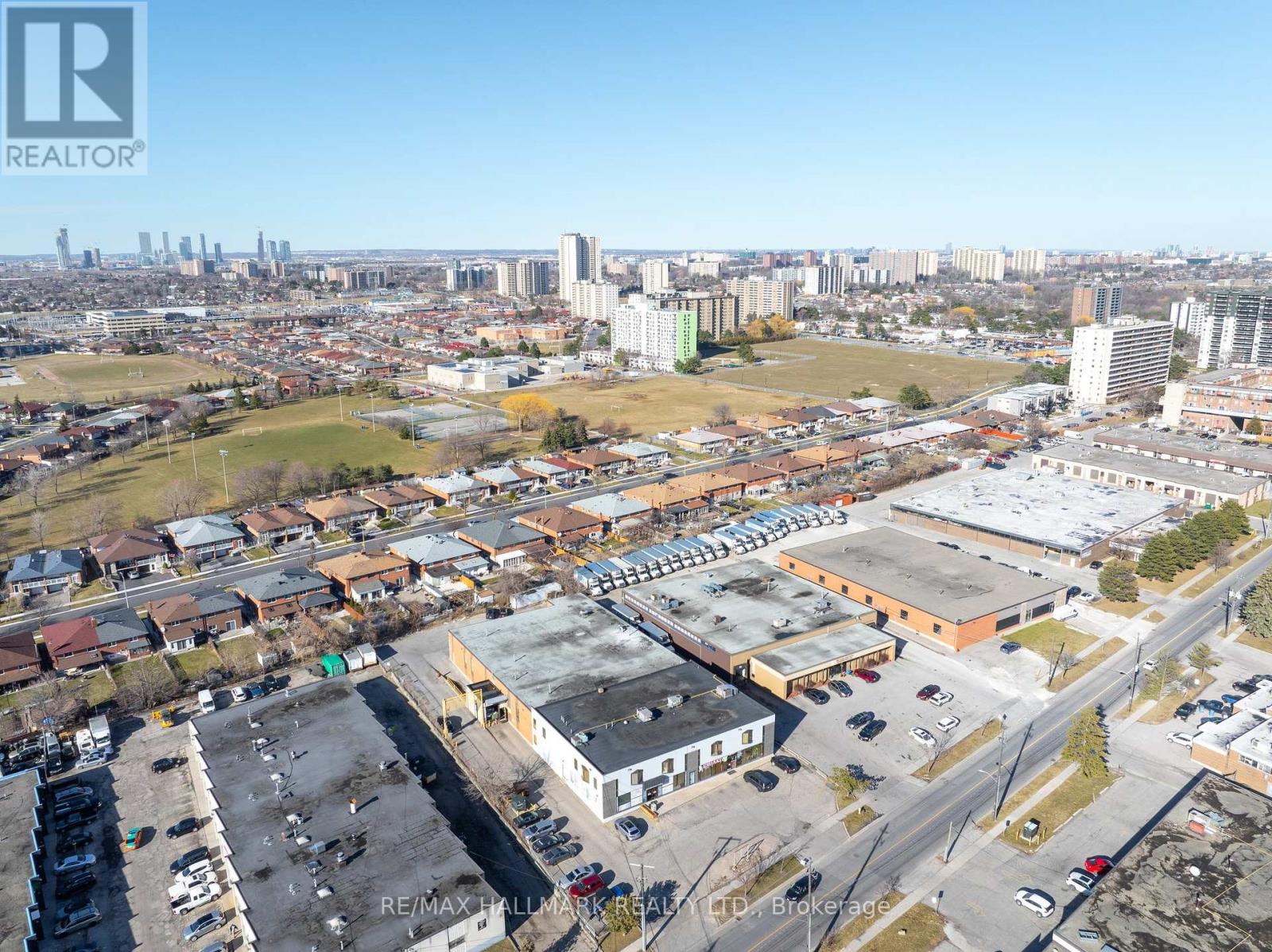 230 Eddystone Avenue, Toronto, Ontario M3N 1H7 - Photo 10 - W12511212