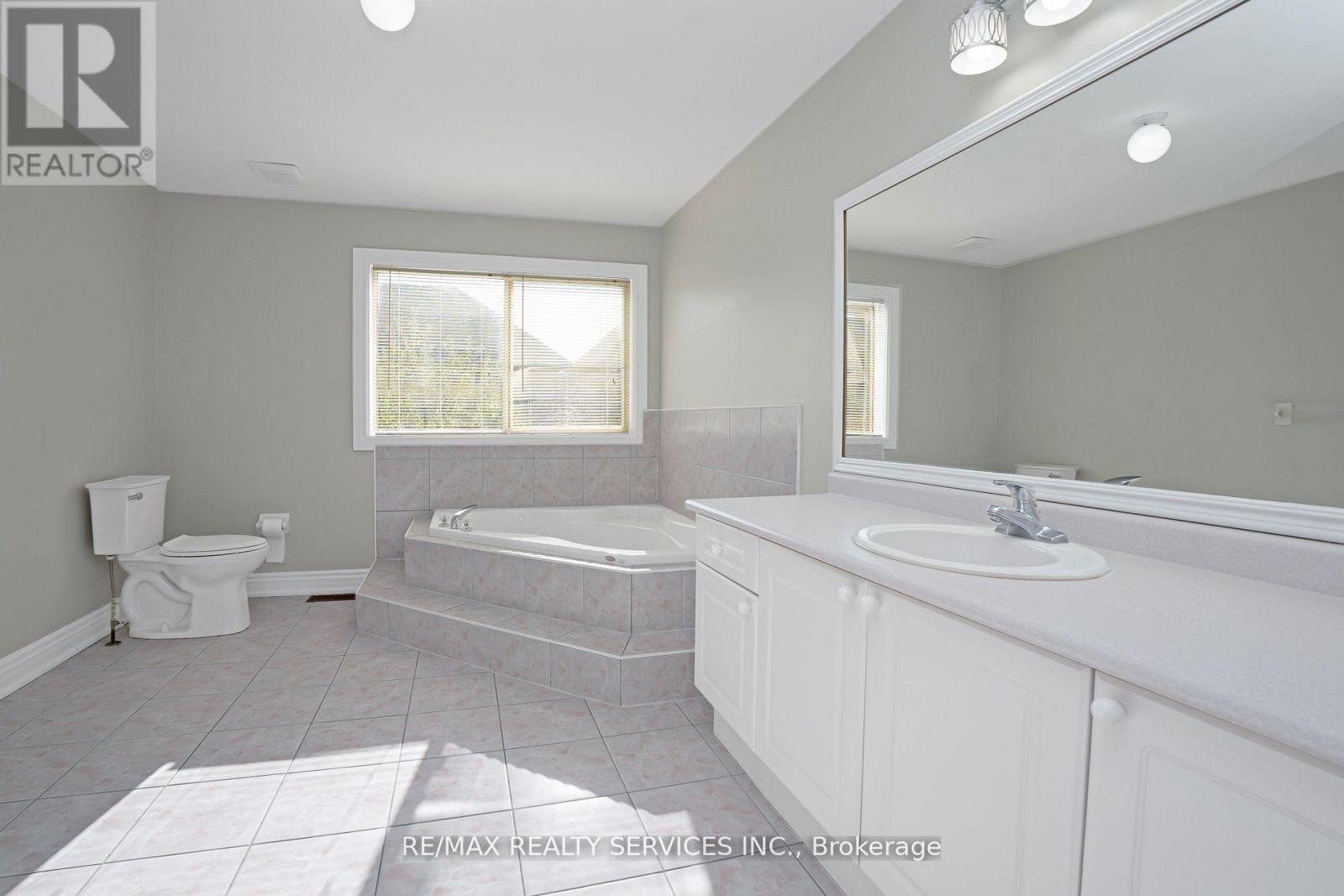 14 Foxmere Road, Brampton, Ontario  L7A 1S6 - Photo 31 - W12511214