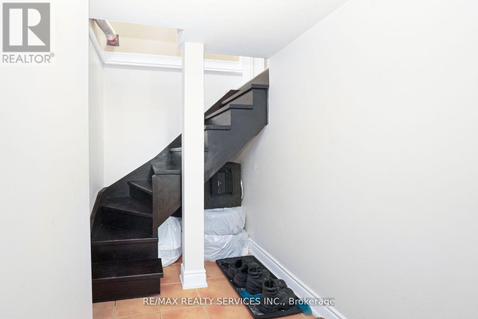 14 Foxmere Road, Brampton, Ontario  L7A 1S6 - Photo 38 - W12511214