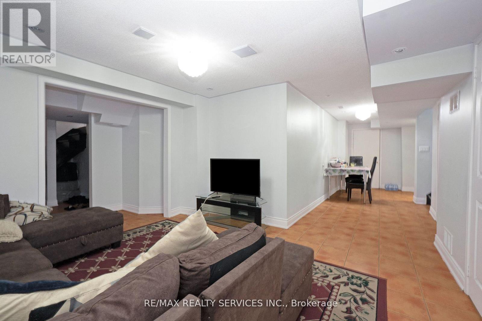 14 Foxmere Road, Brampton, Ontario  L7A 1S6 - Photo 40 - W12511214