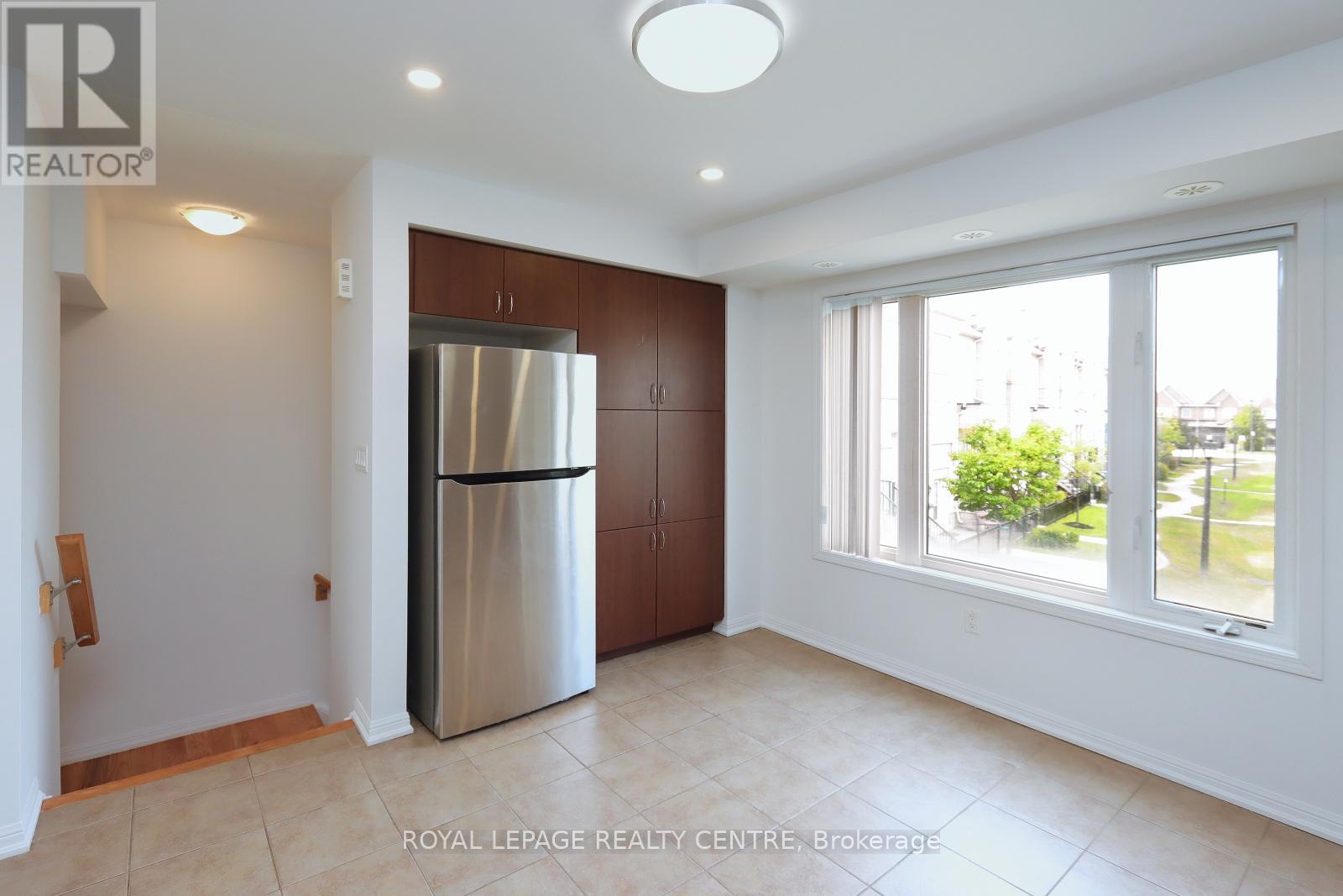 4 - 3135 Boxford Crescent, Mississauga, Ontario  L5M 0X1 - Photo 6 - W12511228