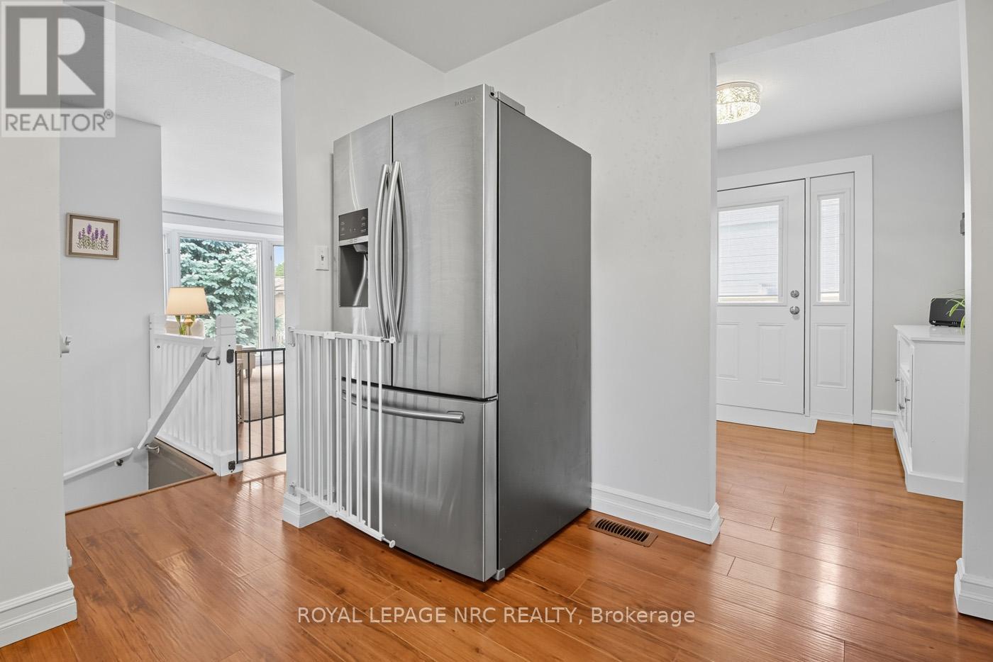 553 Wright Street, Welland, Ontario L3B 2K6 - Photo 10 - X12511388