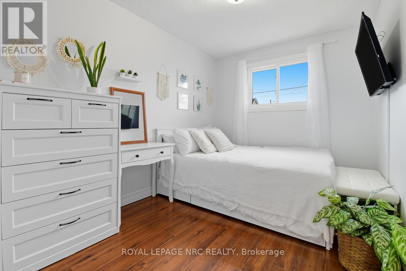 553 Wright Street, Welland, Ontario L3B 2K6 - Photo 15 - X12511388