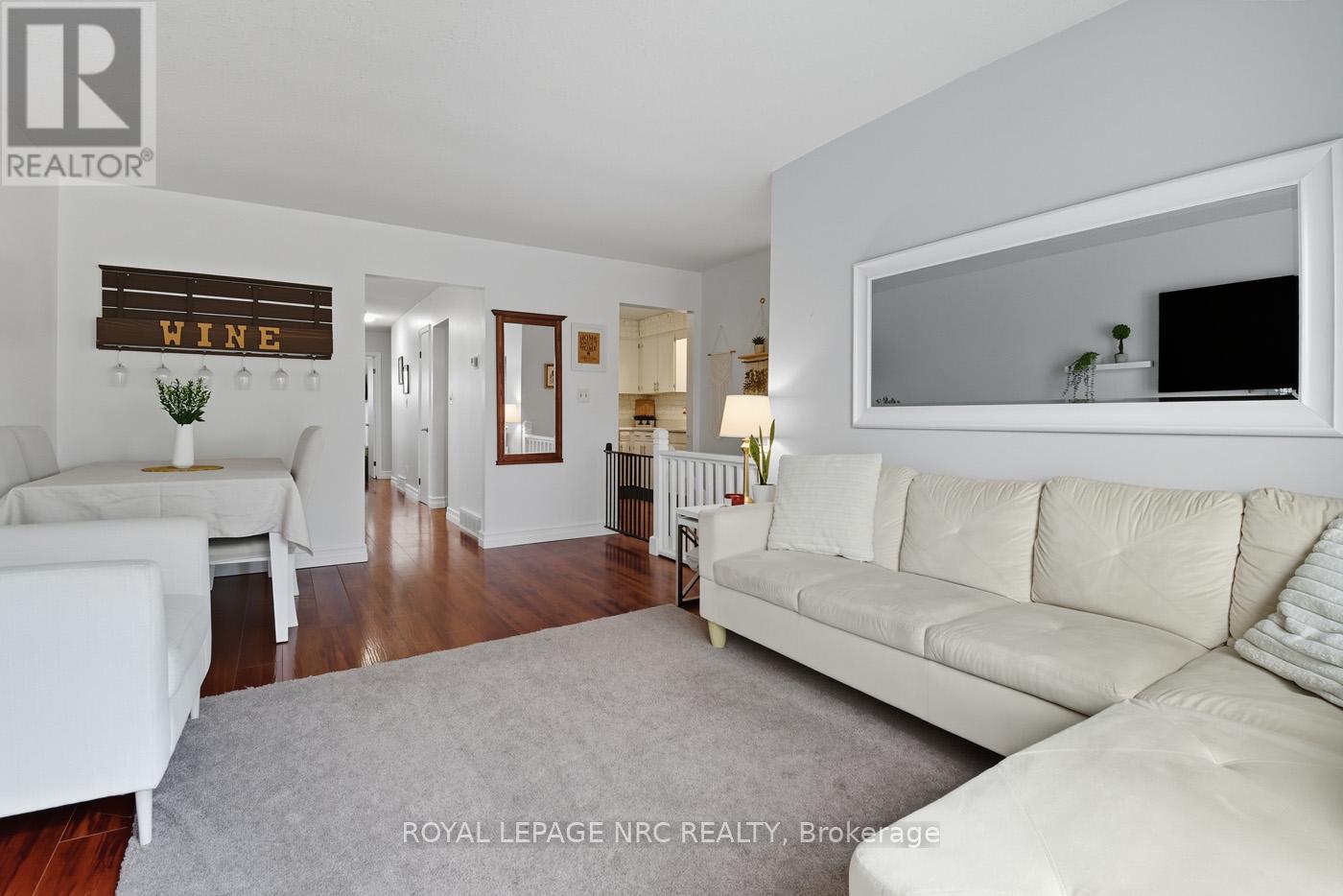 553 Wright Street, Welland, Ontario L3B 2K6 - Photo 3 - X12511388