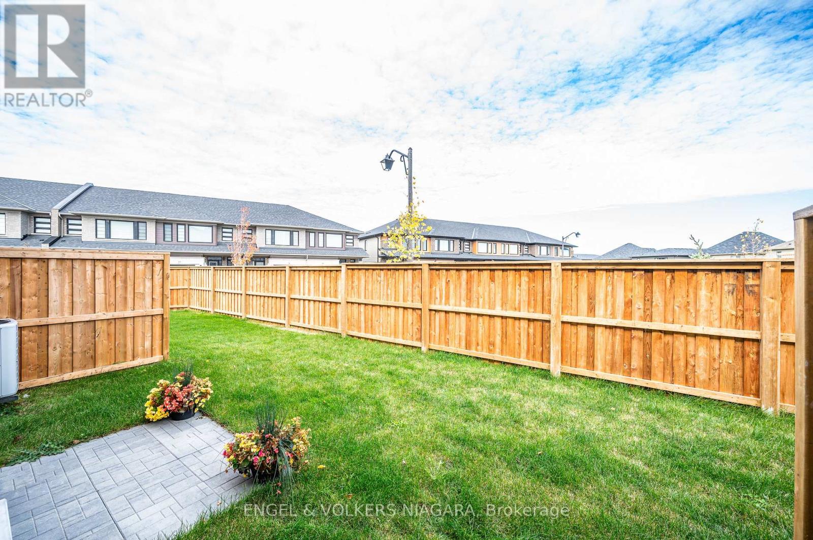 13 - 448 Blackburn Drive, Brantford, Ontario N3T 0X2 - Photo 20 - X12511410