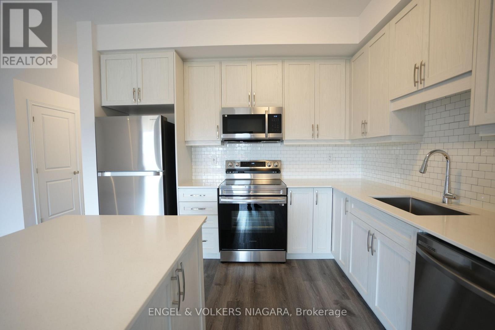 13 - 448 Blackburn Drive, Brantford, Ontario N3T 0X2 - Photo 5 - X12511410