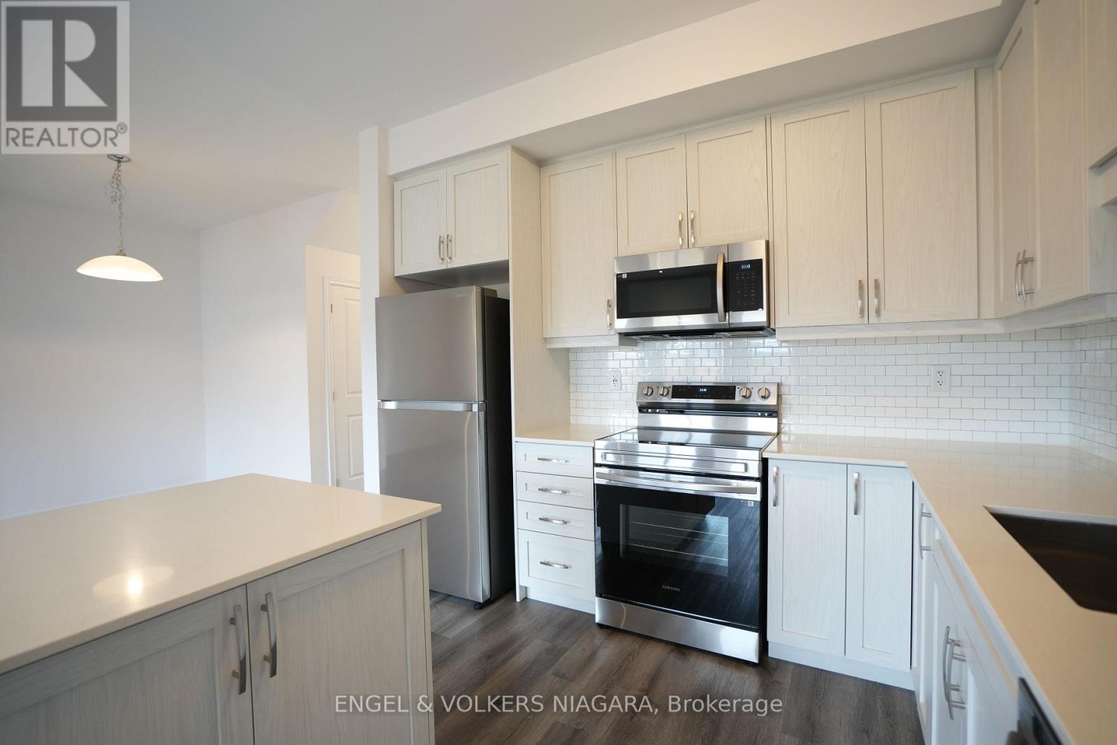 13 - 448 Blackburn Drive, Brantford, Ontario N3T 0X2 - Photo 6 - X12511410