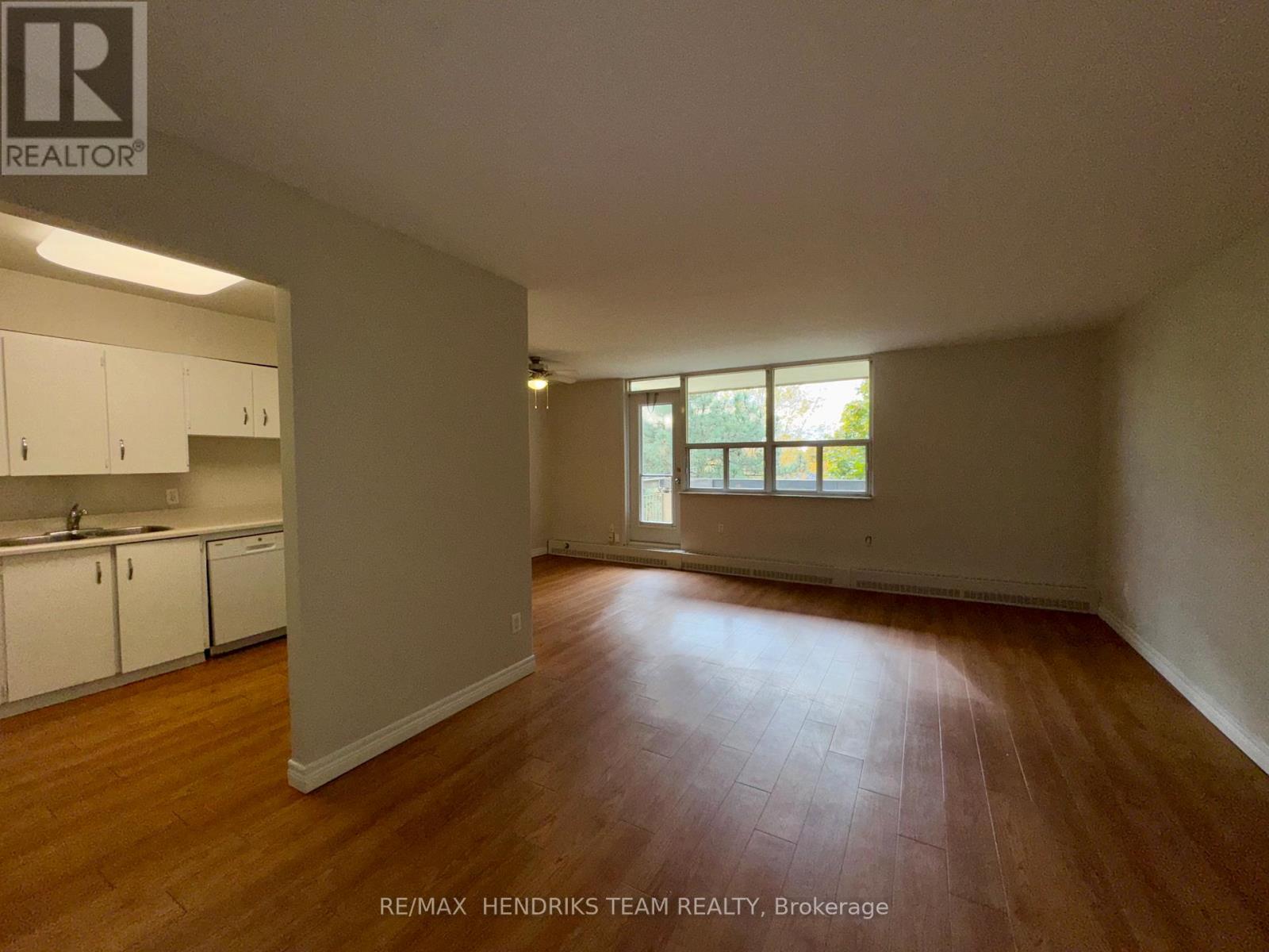 410 - 156 Fitch Street, Welland, Ontario L3C 4V6 - Photo 3 - X12511564