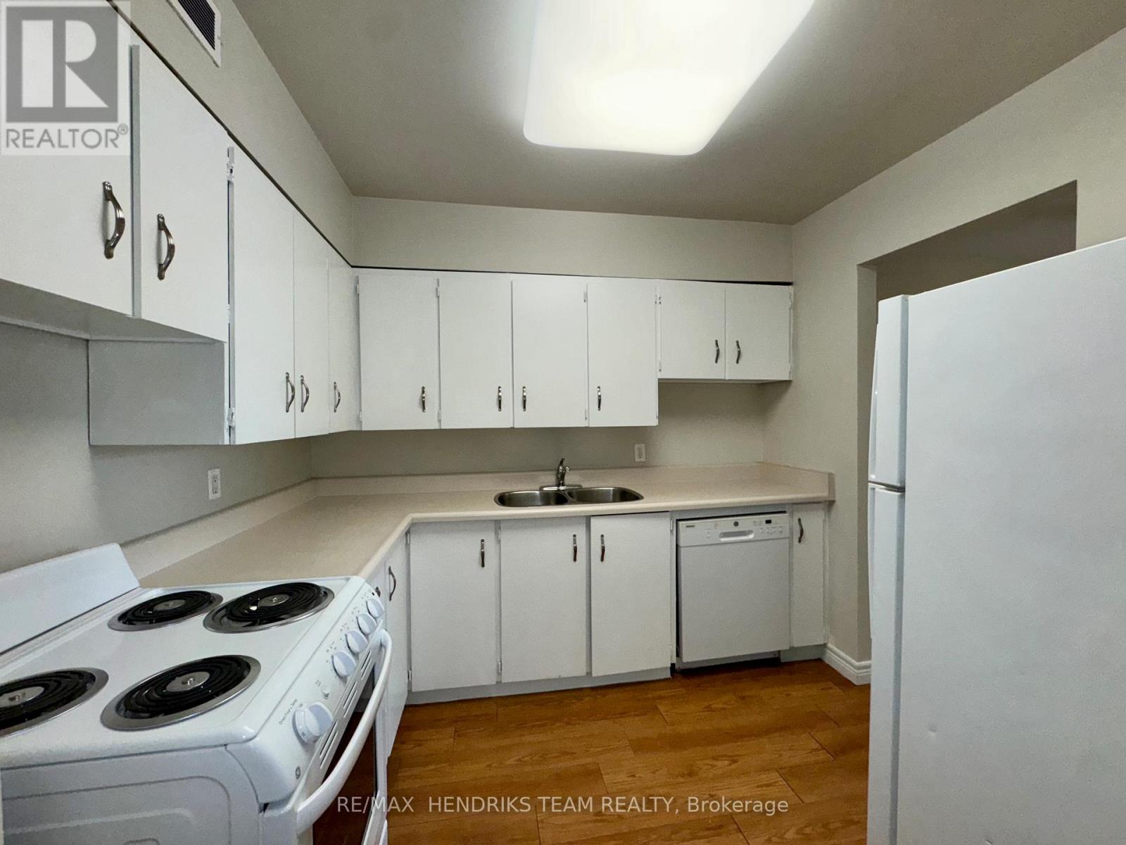 410 - 156 Fitch Street, Welland, Ontario L3C 4V6 - Photo 8 - X12511564