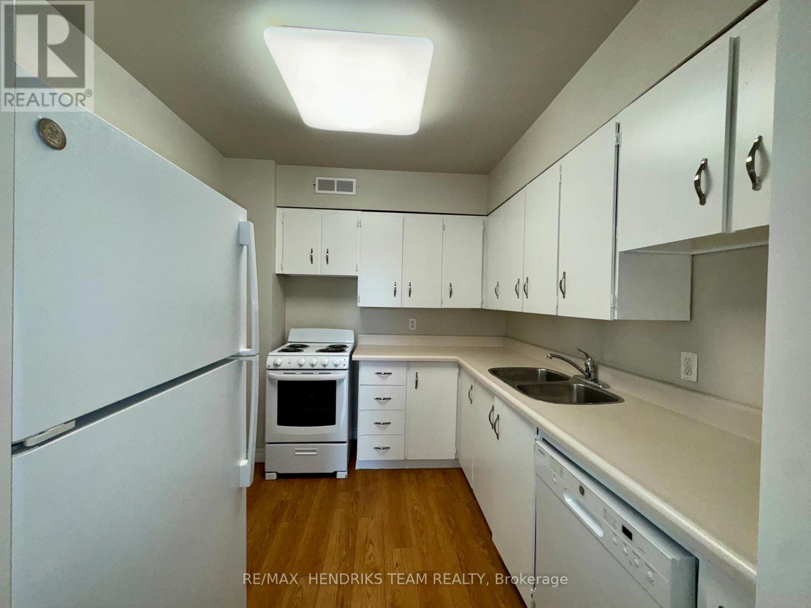 410 - 156 Fitch Street, Welland, Ontario L3C 4V6 - Photo 9 - X12511564