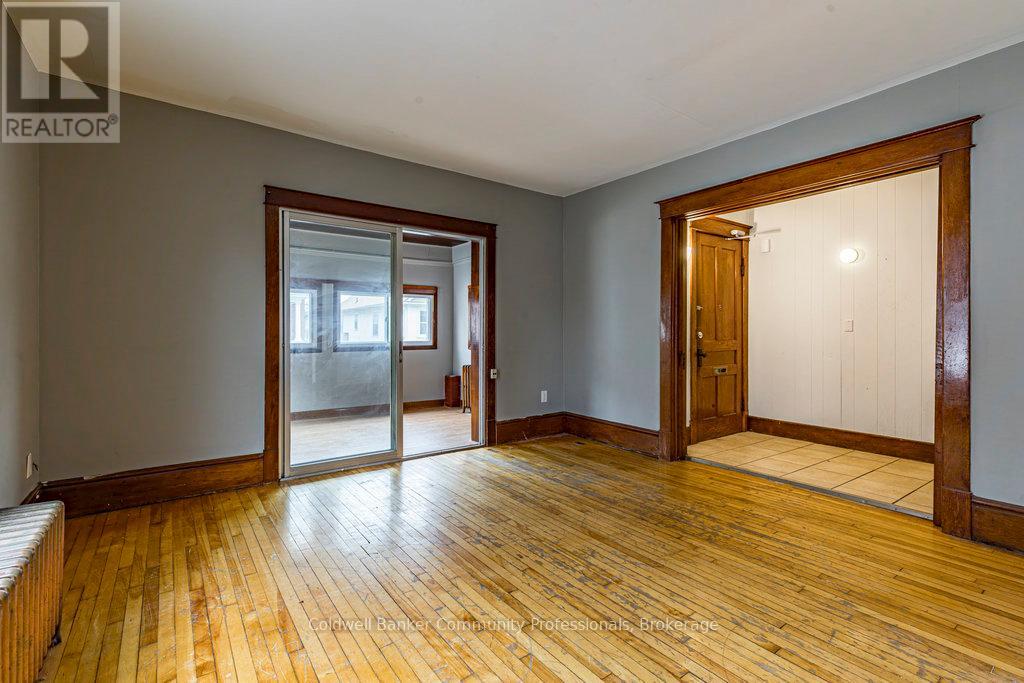 23 Avenue Place, Welland, Ontario L3B 4B2 - Photo 7 - X12511612