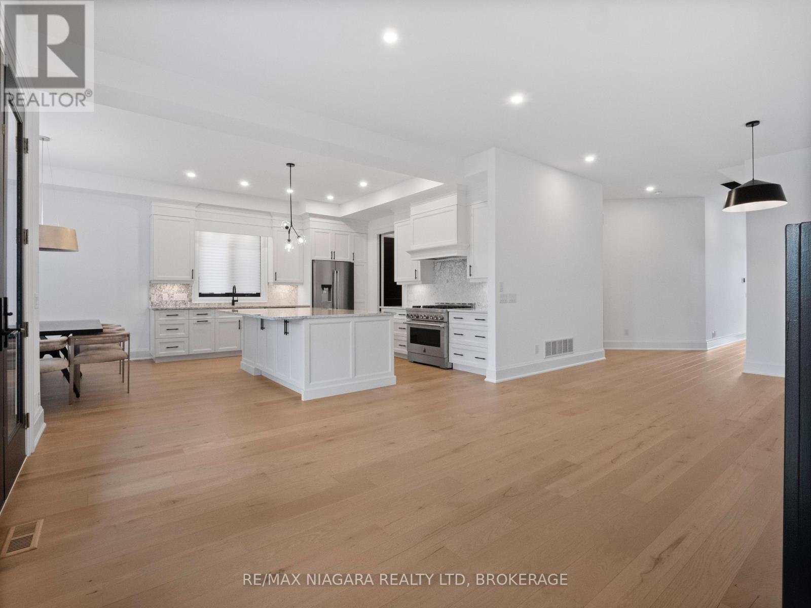 2317 Terravita Drive, Niagara Falls, Ontario L2J 0E9 - Photo 11 - X12511618