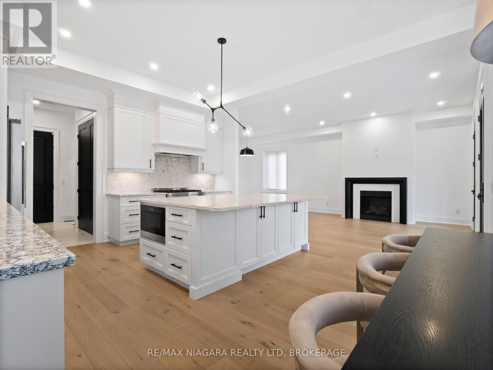 2317 Terravita Drive, Niagara Falls, Ontario L2J 0E9 - Photo 12 - X12511618