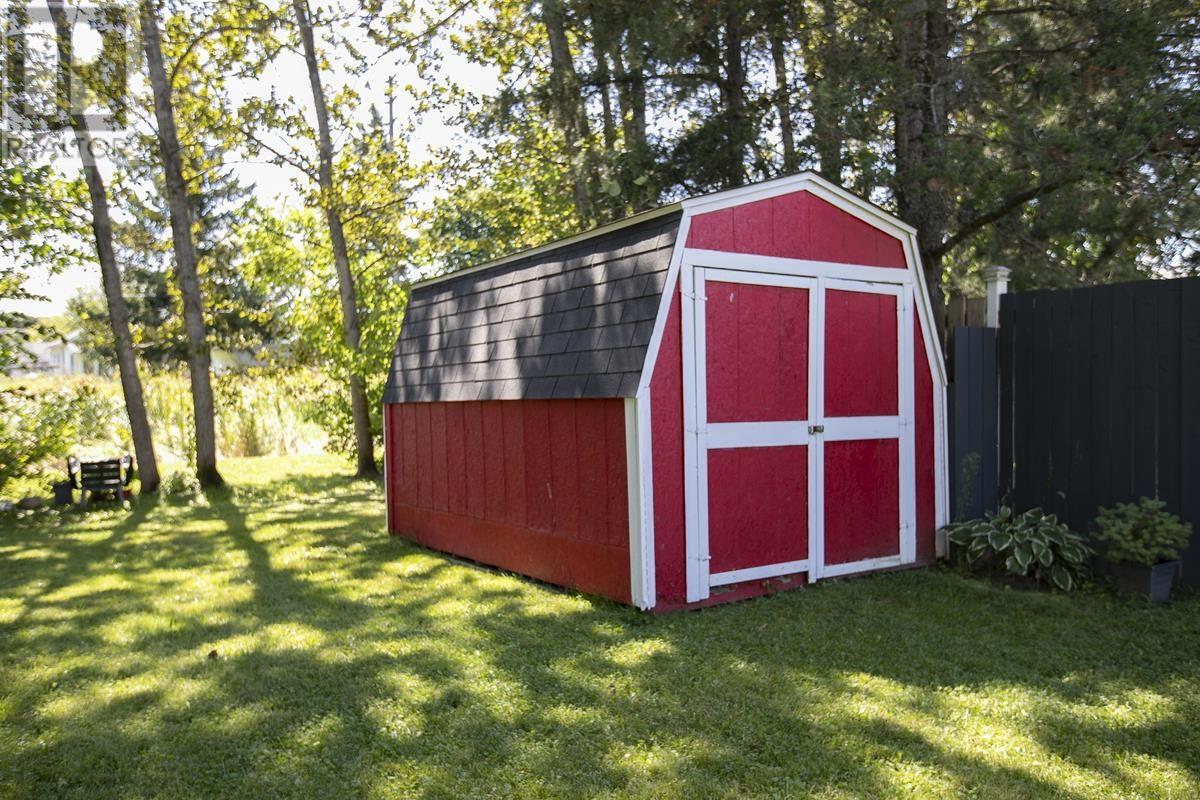 33 Breton Rd, Sault Ste. Marie, Ontario  P6B 5S9 - Photo 14 - SM252726