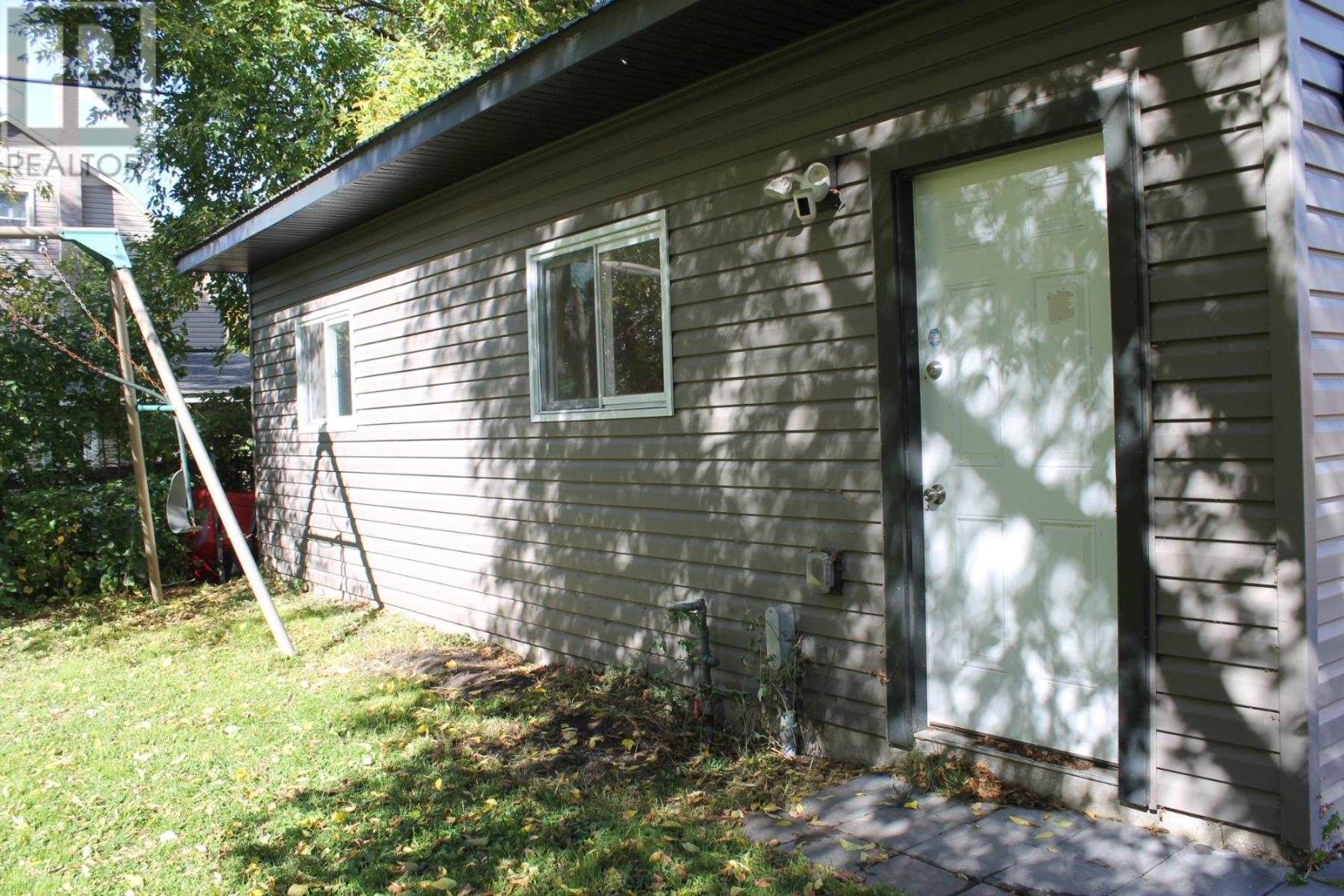 421 John St, Sault Ste. Marie, Ontario  P6C 3J8 - Photo 3 - SM252961