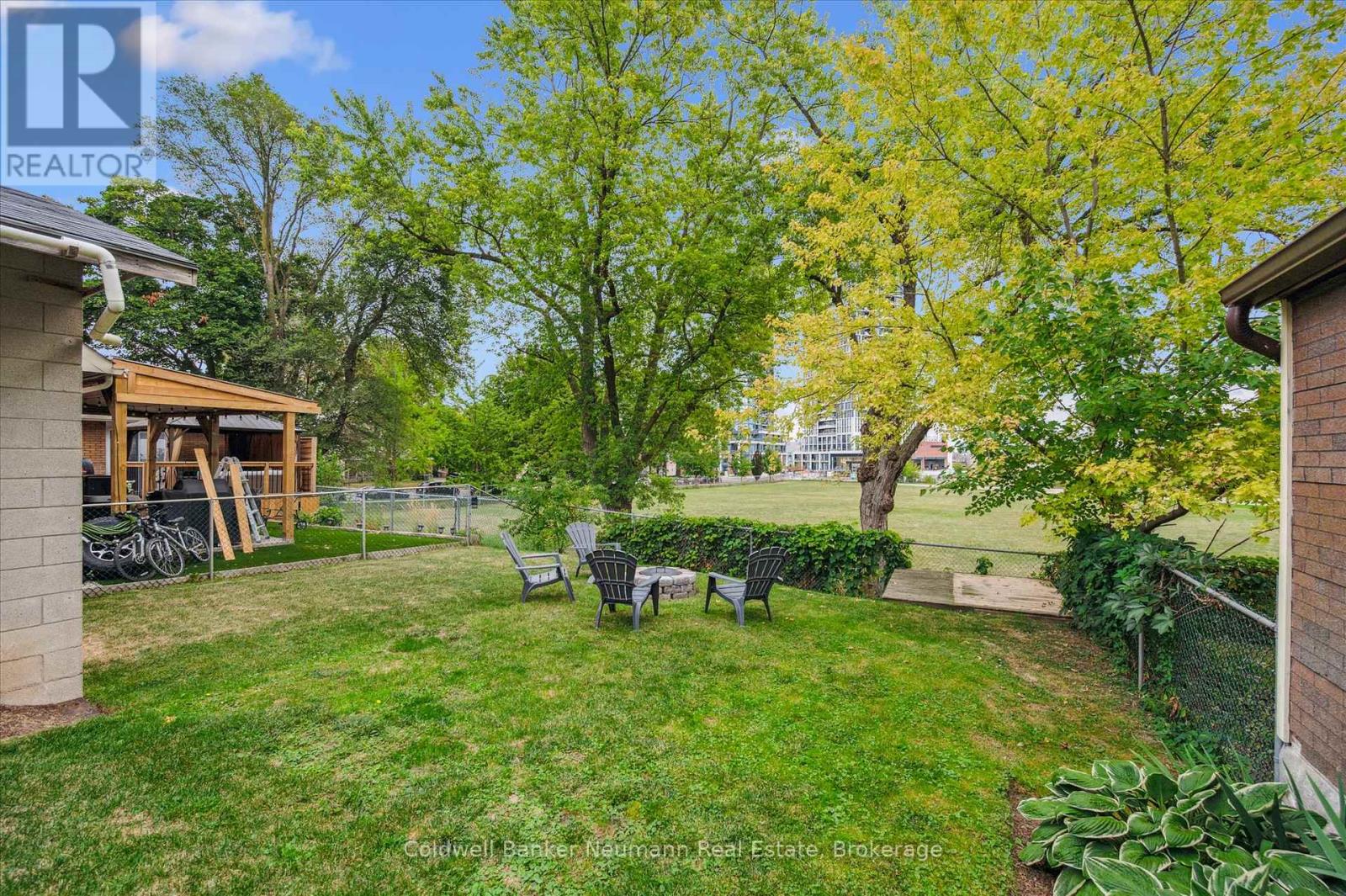 39 Agnes Street, Kitchener, Ontario N2G 2E9 - Photo 16 - X12511382