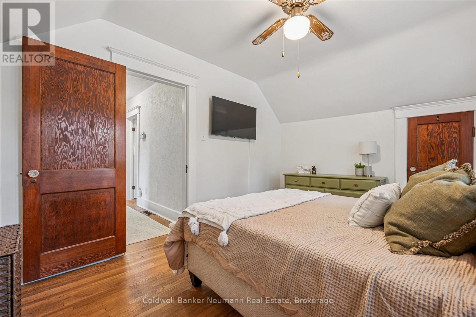 39 Agnes Street, Kitchener, Ontario N2G 2E9 - Photo 33 - X12511382