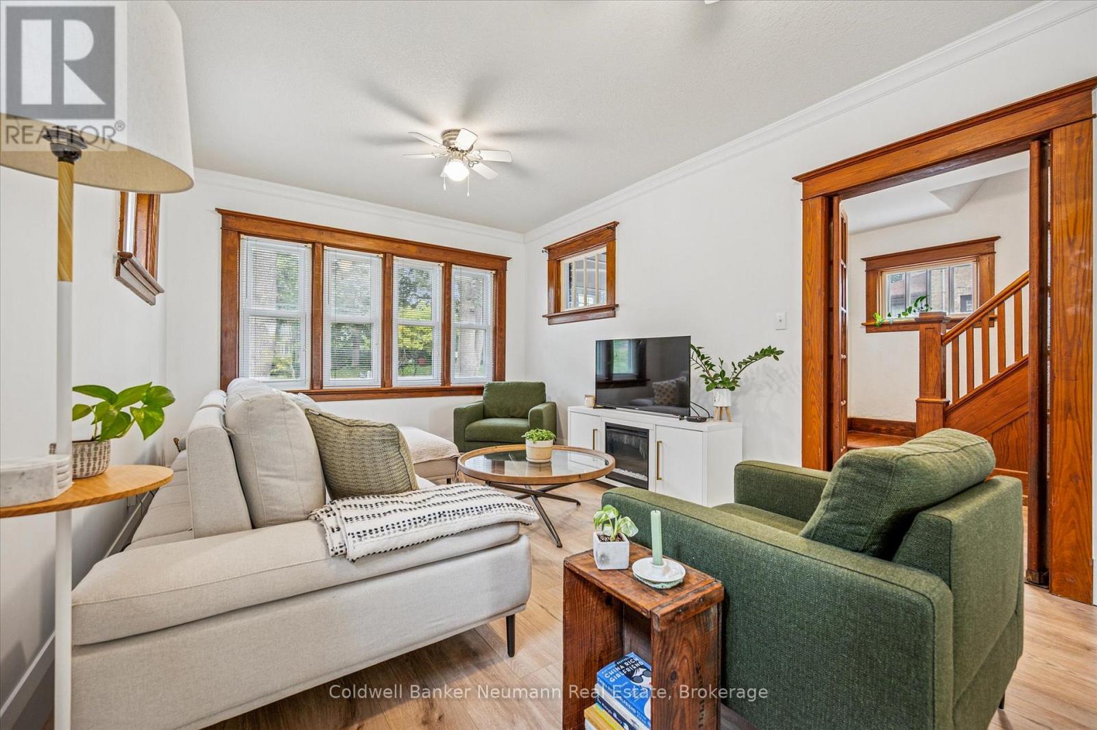 39 Agnes Street, Kitchener, Ontario N2G 2E9 - Photo 5 - X12511382