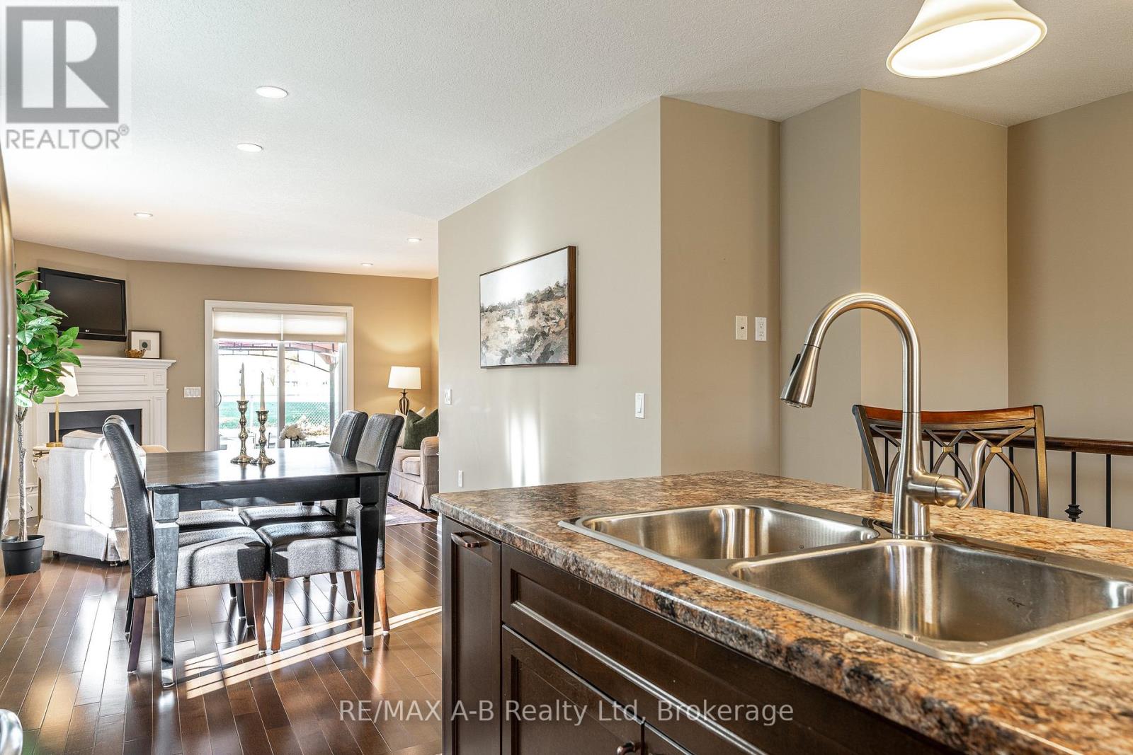 30 Homefield Court, St. Marys, Ontario N4X 0A4 - Photo 14 - X12511448