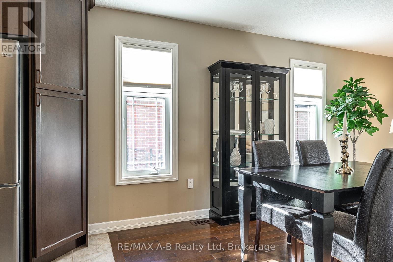 30 Homefield Court, St. Marys, Ontario N4X 0A4 - Photo 16 - X12511448