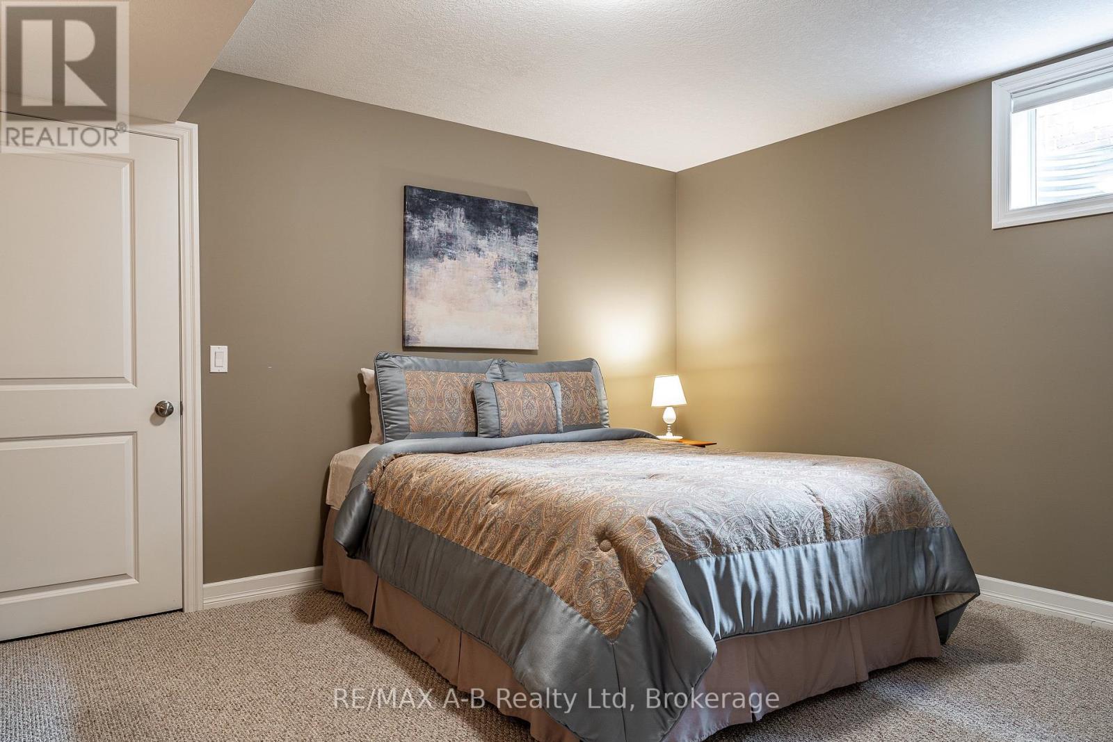 30 Homefield Court, St. Marys, Ontario N4X 0A4 - Photo 36 - X12511448