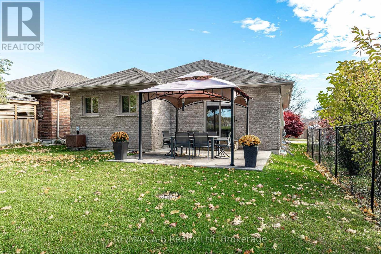 30 Homefield Court, St. Marys, Ontario N4X 0A4 - Photo 39 - X12511448