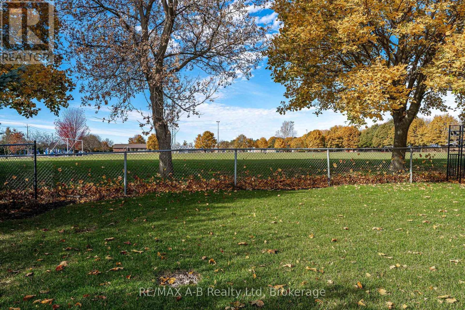 30 Homefield Court, St. Marys, Ontario N4X 0A4 - Photo 43 - X12511448