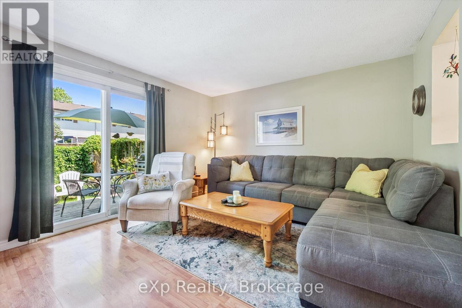 30 - 40 SILVERCREEK PARKWAY N, Guelph, Ontario