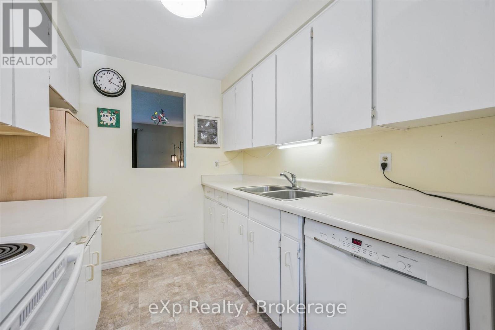 30 - 40 Silvercreek Parkway N, Guelph, Ontario  N1H 7X5 - Photo 9 - X12511596