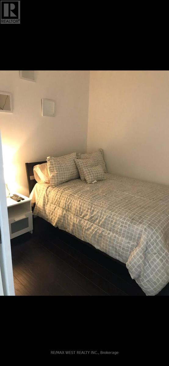 312 - 208 Queens Quay W, Toronto (Waterfront Communities), Ontario  M5J 1B5 - Photo 8 - C12510144