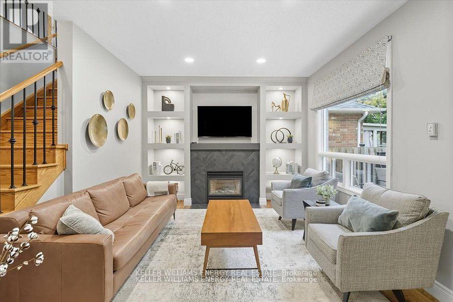 518 BRITANNIA AVENUE E, Oshawa, Ontario