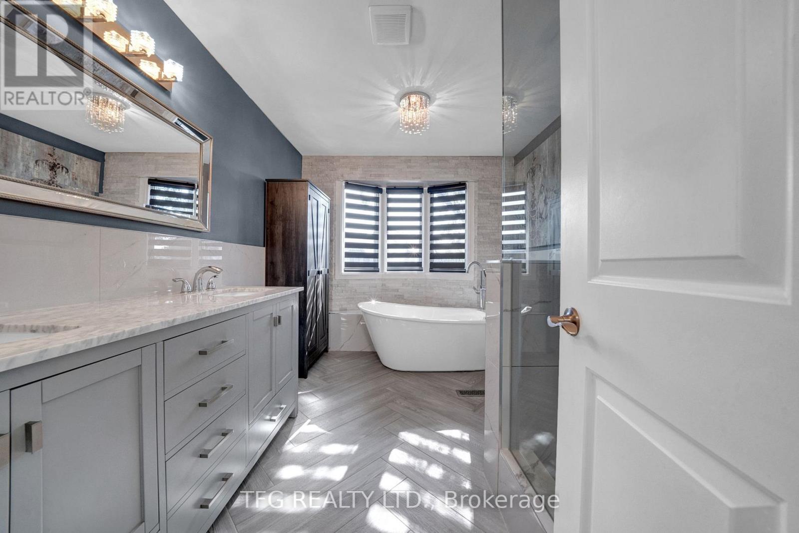 32 Falstaff Crescent, Whitby, Ontario  L1R 1W3 - Photo 22 - E12511490