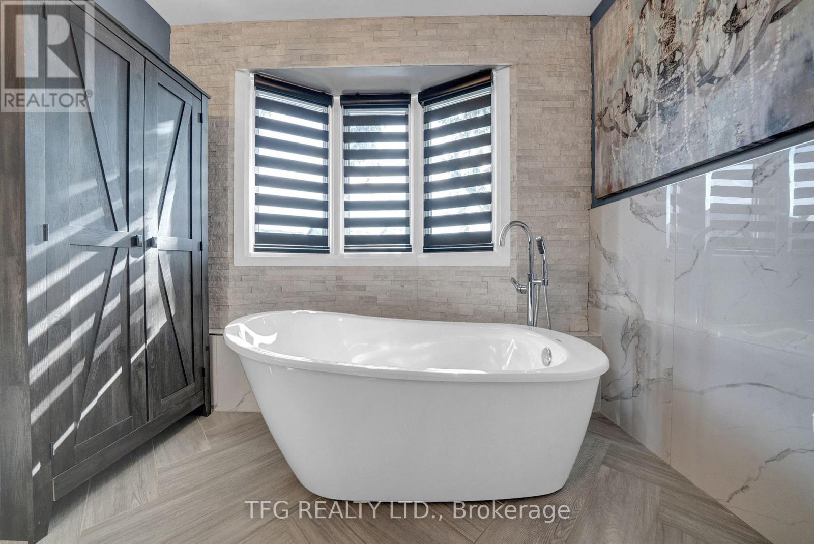 32 Falstaff Crescent, Whitby, Ontario  L1R 1W3 - Photo 23 - E12511490