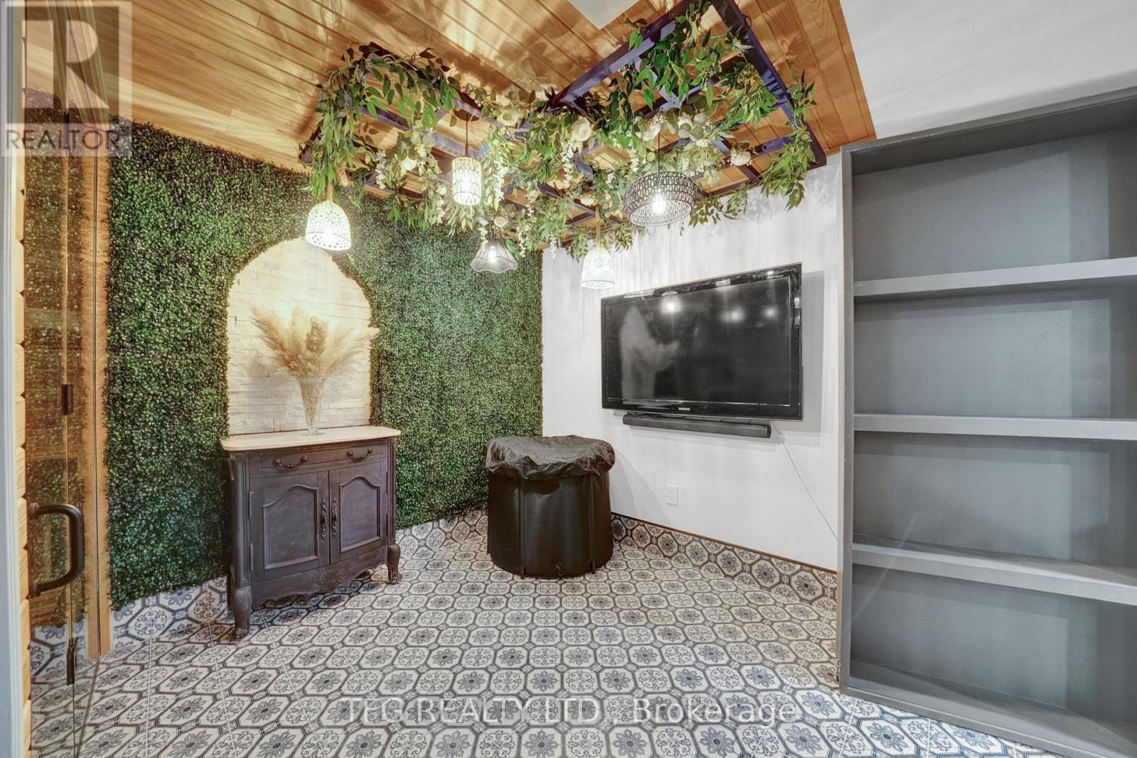 32 Falstaff Crescent, Whitby, Ontario  L1R 1W3 - Photo 39 - E12511490