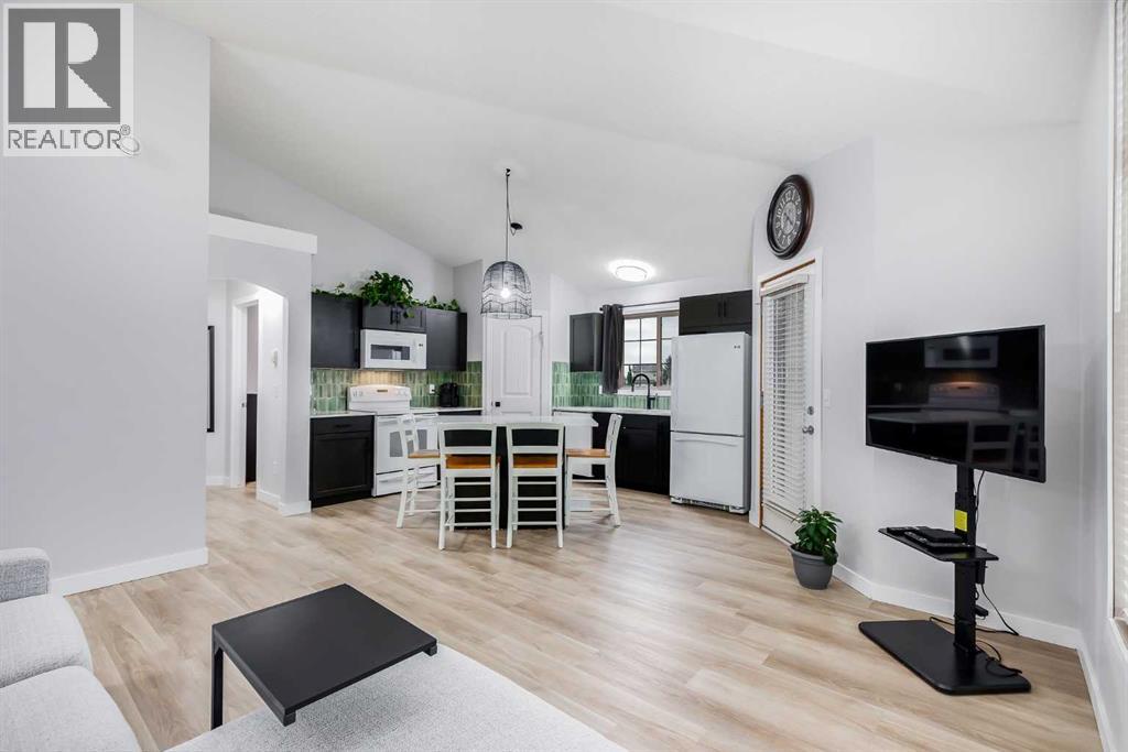 201, 11 Everridge Square SW, Calgary, Alberta