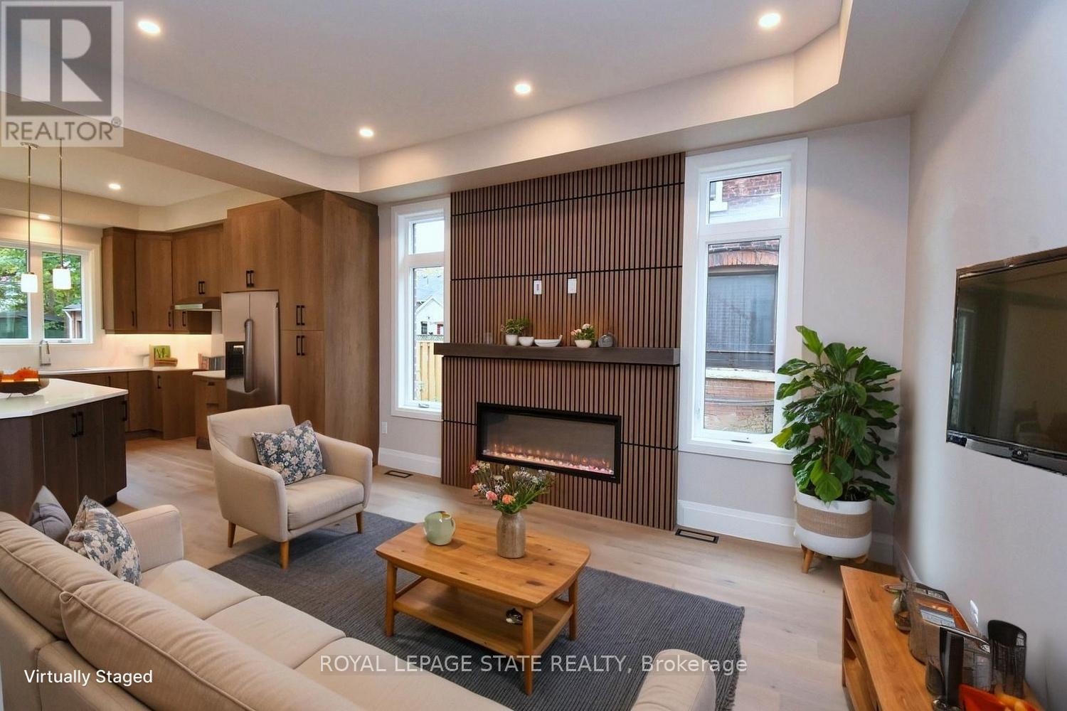 279 Hess Street S, Hamilton (Durand), Ontario  L8P 3P6 - Photo 4 - X12508344