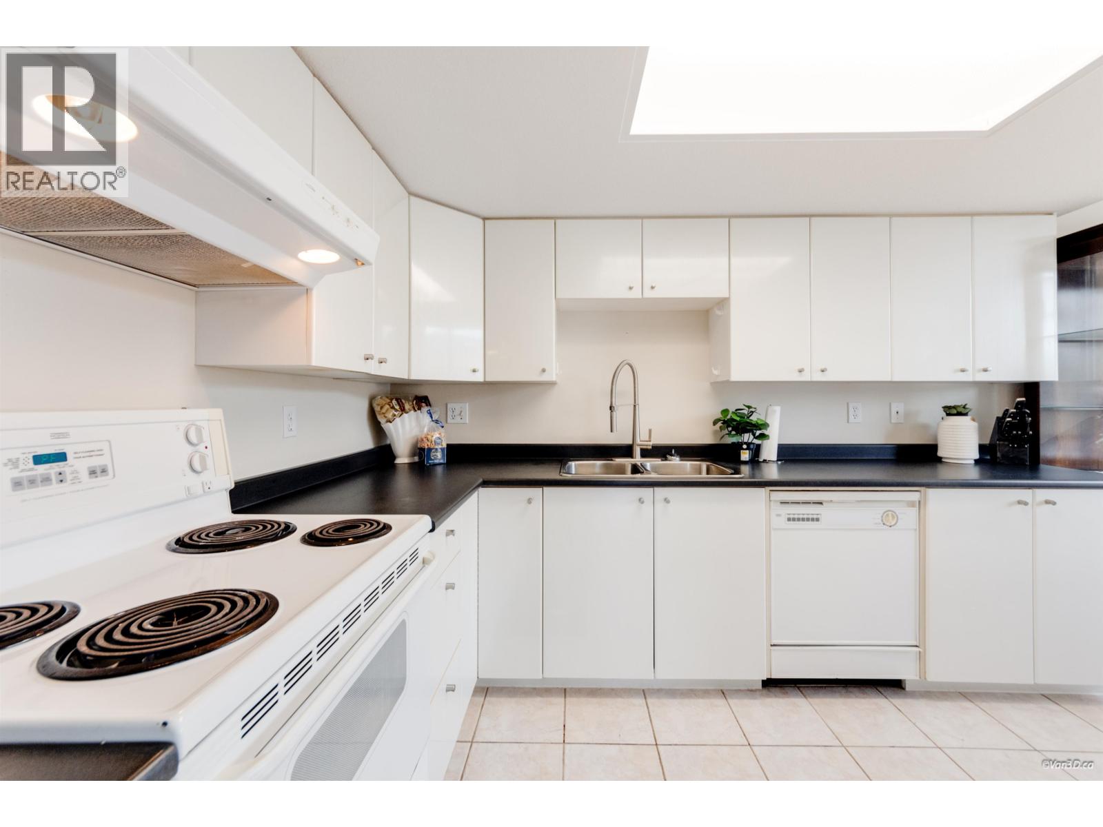 908 1196 Pipeline Road, Coquitlam, British Columbia  V3B 7Z6 - Photo 8 - R3064845