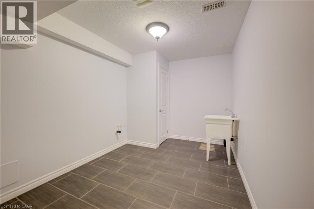 618 Montpellier Drive Unit# A, Waterloo, Ontario  N2T 0B2 - Photo 36 - 40774072