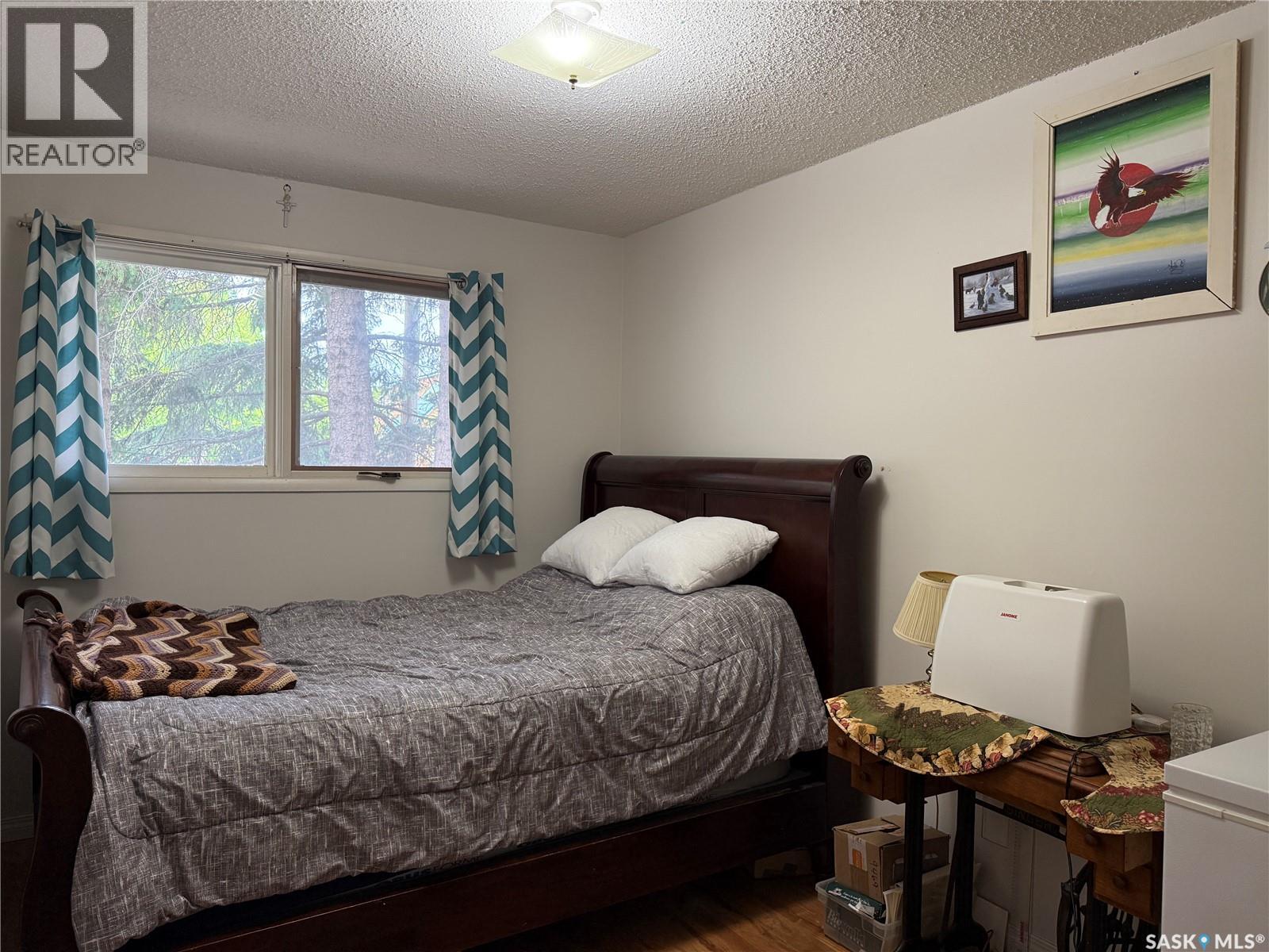 704 1st Avenue, Loon Lake, Saskatchewan  S0M 1L0 - Photo 11 - SK022405