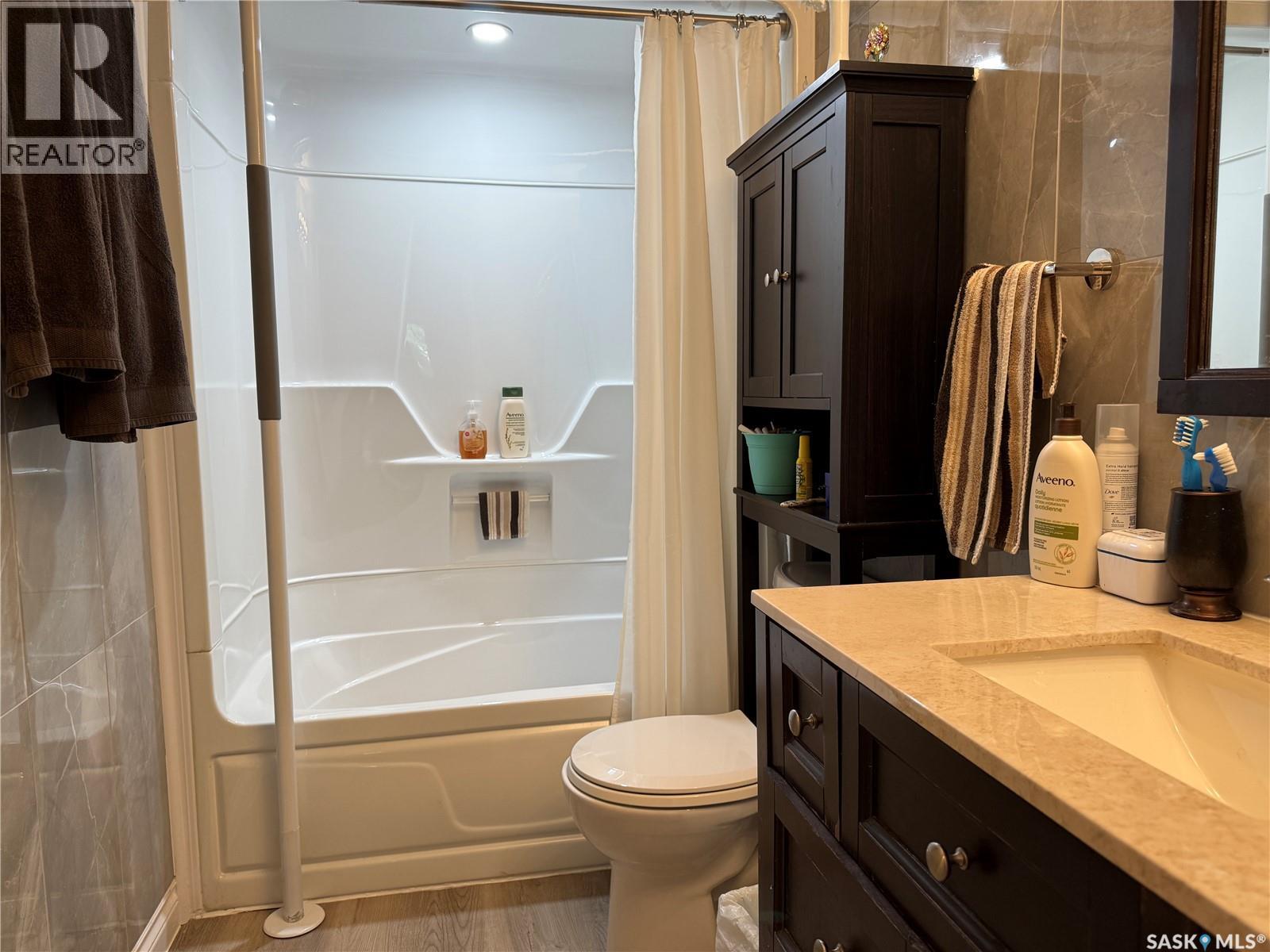 704 1st Avenue, Loon Lake, Saskatchewan  S0M 1L0 - Photo 12 - SK022405