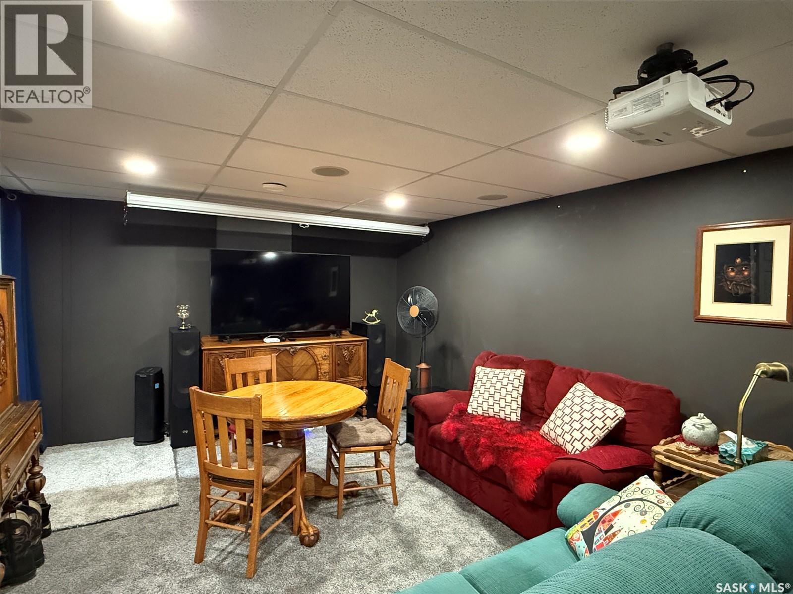 704 1st Avenue, Loon Lake, Saskatchewan  S0M 1L0 - Photo 13 - SK022405