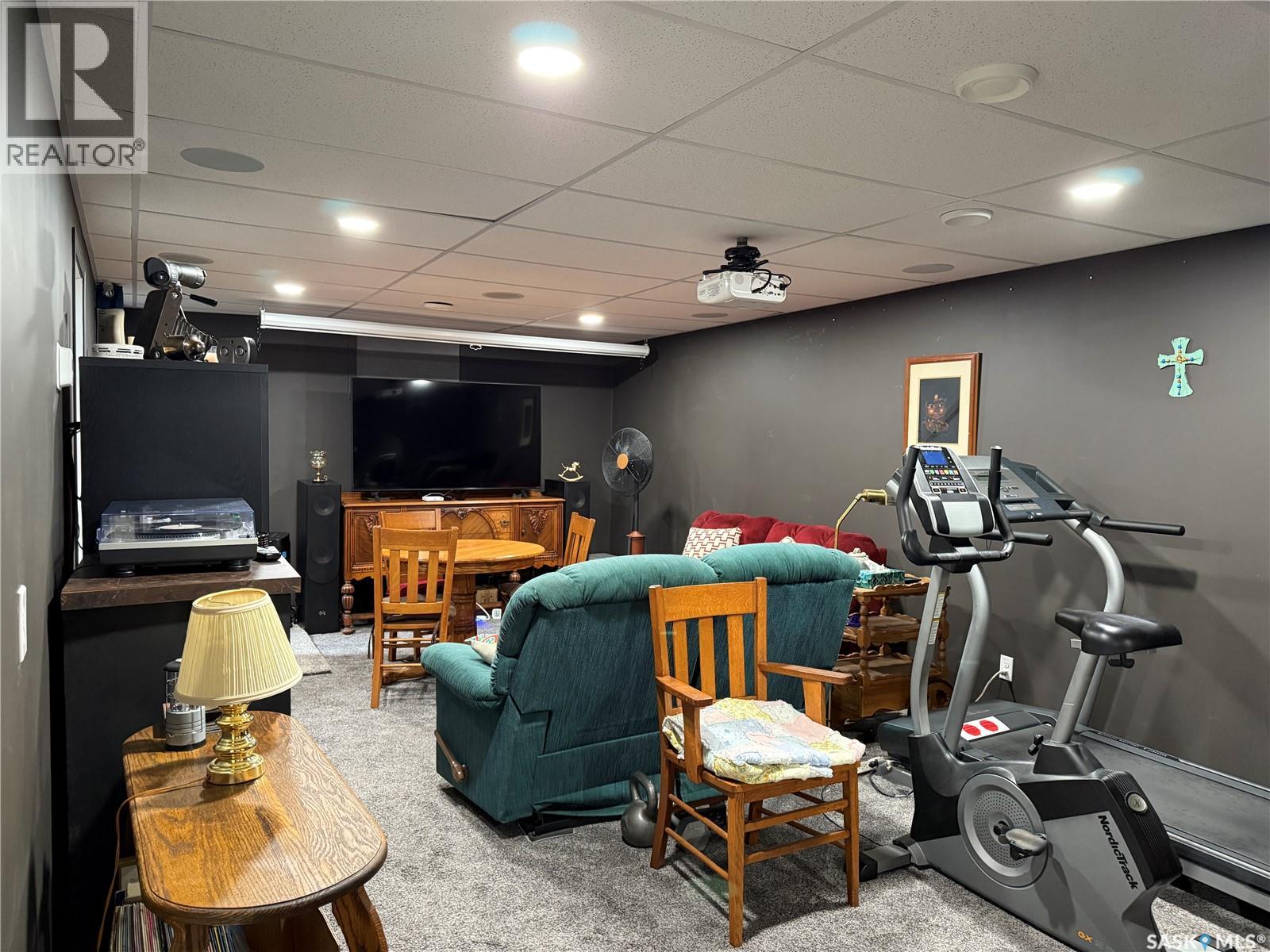 704 1st Avenue, Loon Lake, Saskatchewan  S0M 1L0 - Photo 14 - SK022405