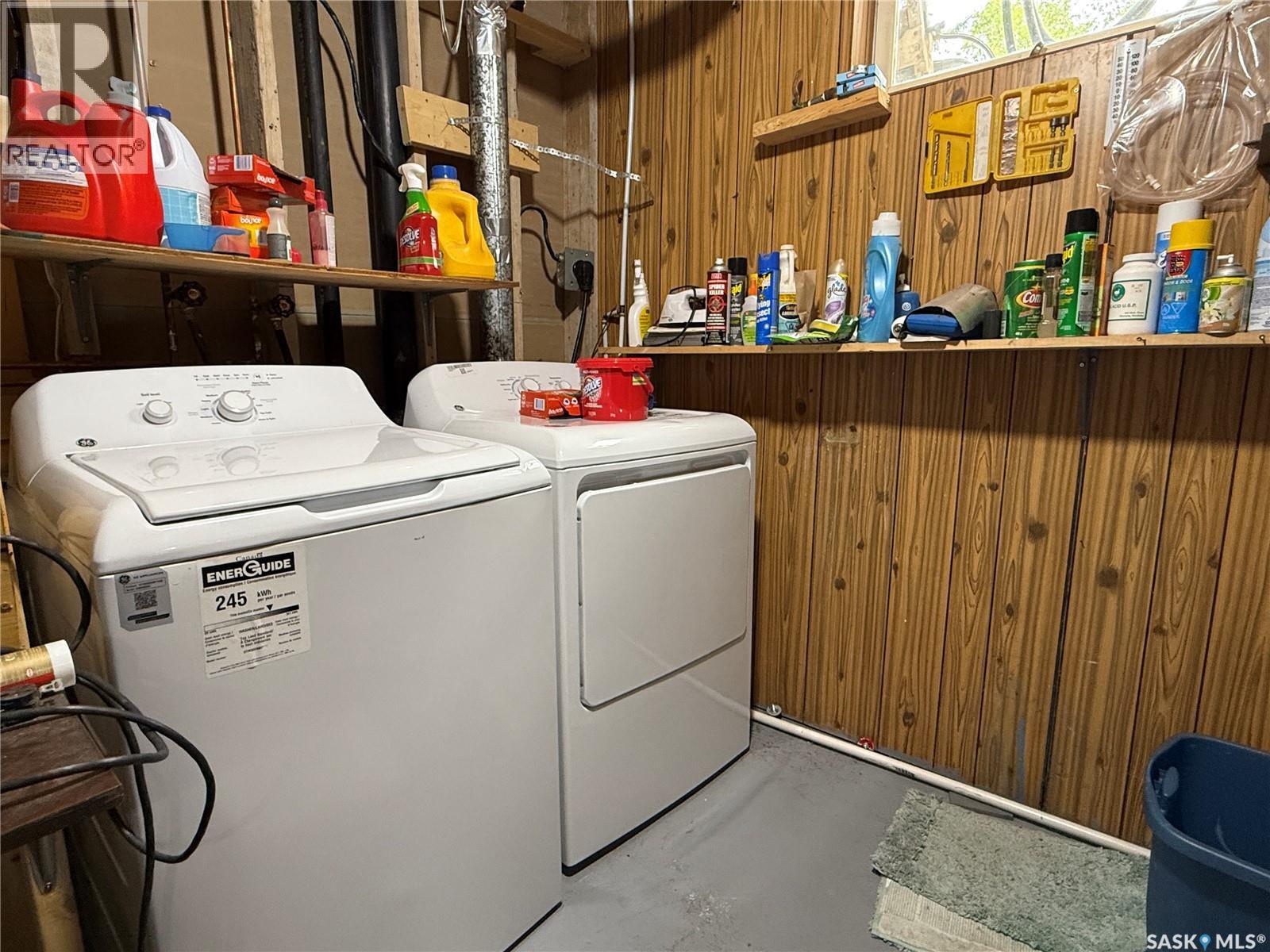 704 1st Avenue, Loon Lake, Saskatchewan  S0M 1L0 - Photo 19 - SK022405