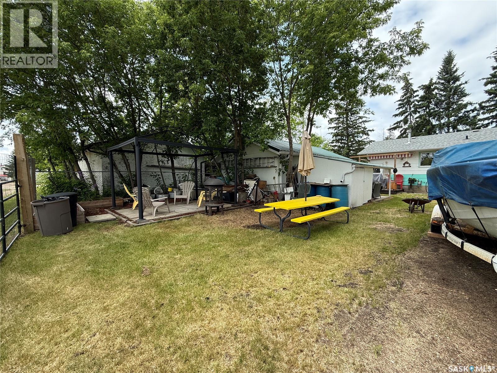 704 1st Avenue, Loon Lake, Saskatchewan  S0M 1L0 - Photo 25 - SK022405