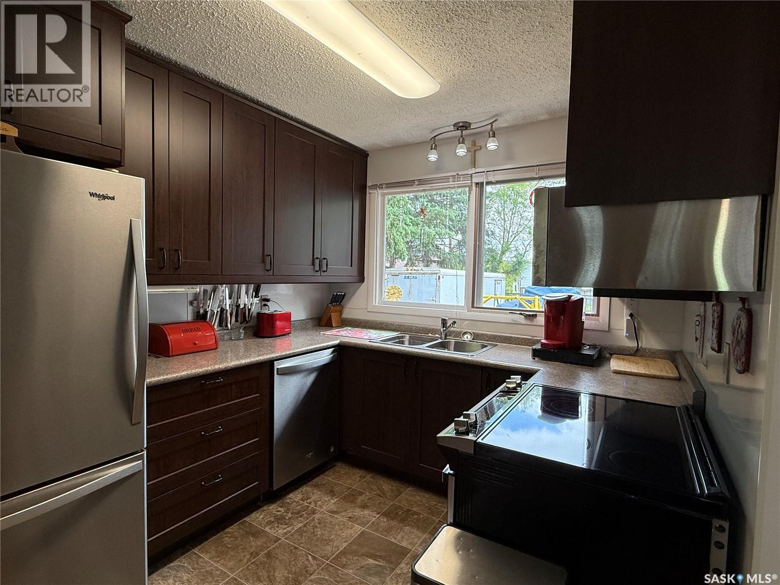 704 1st Avenue, Loon Lake, Saskatchewan  S0M 1L0 - Photo 3 - SK022405